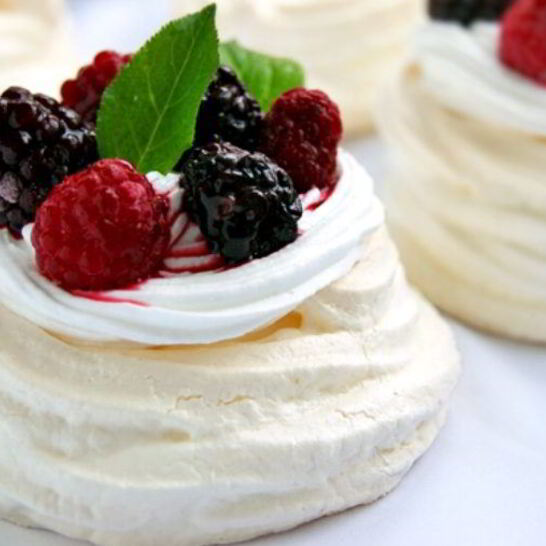 Рецепт безе с ягодами