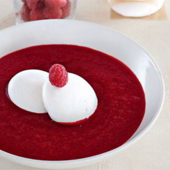 Рецепт супа из малины с безе