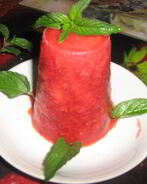 Десерт Strawberry ice