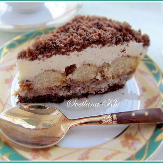 Рецепт десерта с халвой, клюквой и сливками