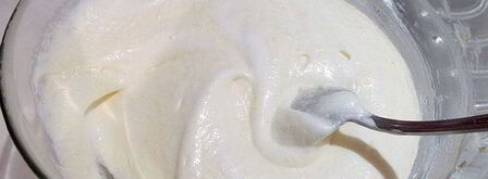 десерт с халвой, клюквой и сливками. Шаг 3