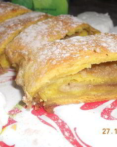 Творожный рулет с халвой