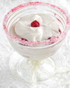 Десерт Вишня с банановым кремом