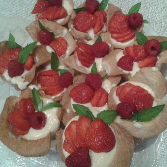 Рецепт корзиночек из слоеного теста и кремом из манго