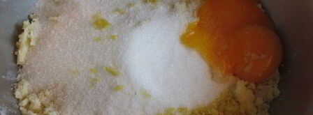 кростата с клубникой и миндальным заварным кремом. Шаг 3