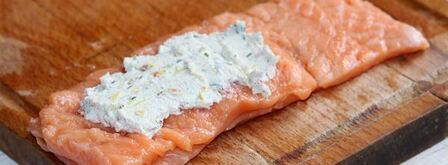 рулетики из лосося с кремом из рикотты. Шаг 5