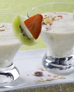 Мусс с киви и клубникой