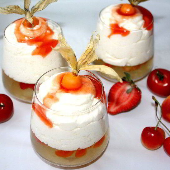 Рецепт винного желе с нежным рисовым муссом и томатно-ягодным соусом