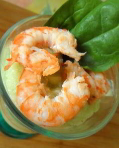 Яблочный мусс с авокадо и креветками