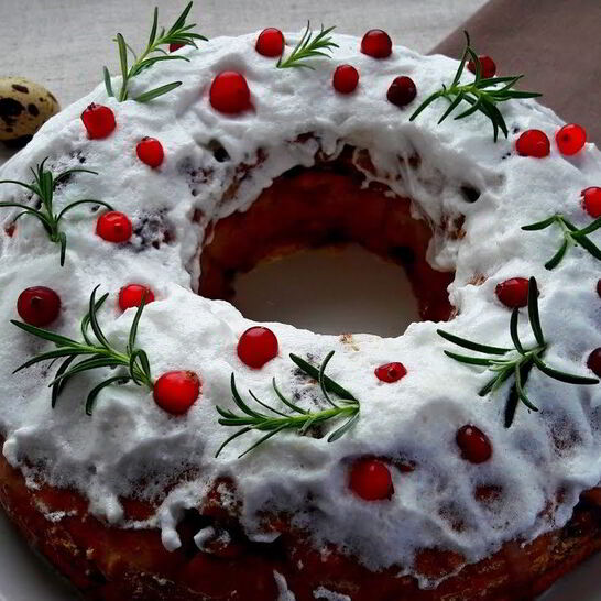 Рецепт кулича с вишней и клюквой