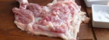 пасхальная курочка из окорочков с яблочками. Шаг 5