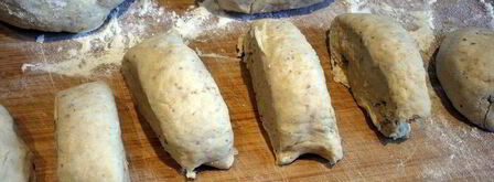 пасхальные зайцы в темно-синем лесу. Шаг 3