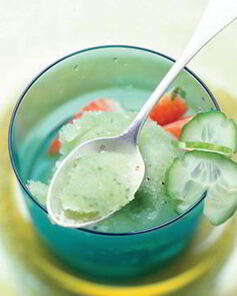 Огуречный щербет с фруктовым салатом