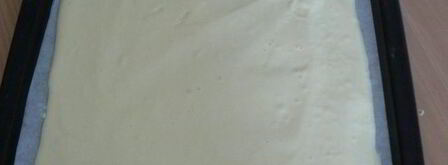 рулет с суфле и брусникой. Шаг 3