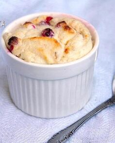 Творожно-банановое суфле с брусникой