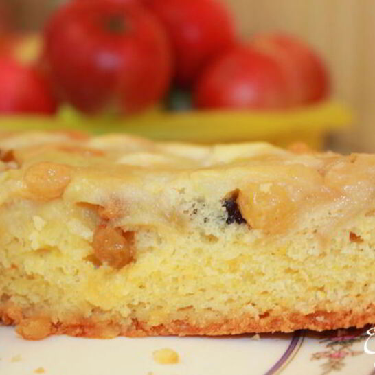 Рецепт яблочного пудинга с изюмом