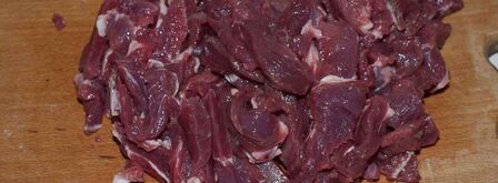 азу с солеными огурцами и с картошкой. Шаг 3