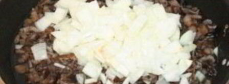 драники в горшочке с грибами. Шаг 6