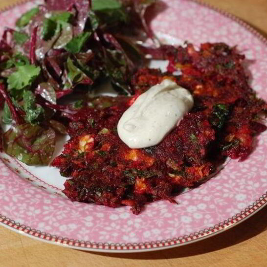 Рецепт свекольных драников с брынзой