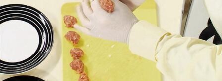 фрикадельки с брусничным соусом. Шаг 6