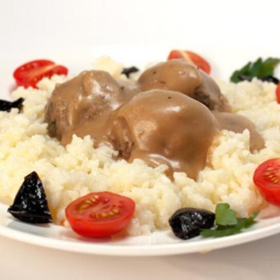 Рецепт фрикаделек с рисом и школьной подливой