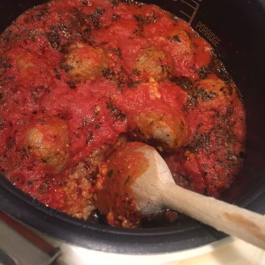 Рецепт фрикаделек с рисом и томатным соусом в мультиварке