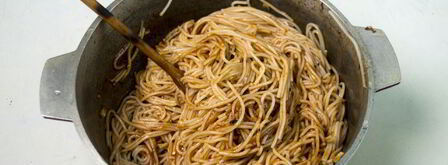 спагетти с фрикадельками в соусе. Шаг 8