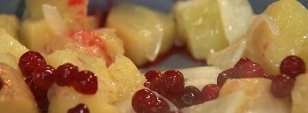 картофель с брусникой и слабосоленым лососем. Шаг 5