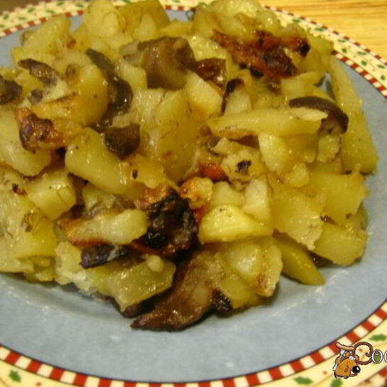 Рецепт картофеля с лесными грибами и луком
