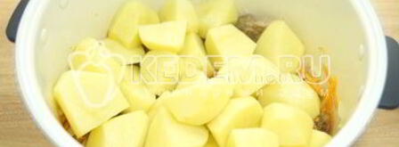картофель с мясом в мультиварке. Шаг 8