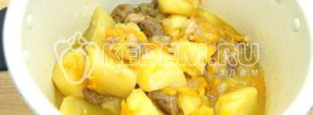 картофель с мясом в мультиварке. Шаг 9