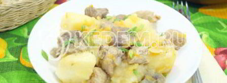 картофель с мясом в мультиварке. Шаг 11