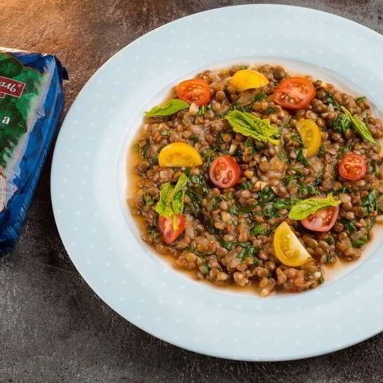 Рецепт красной чечевицы с томатами и шпинатом