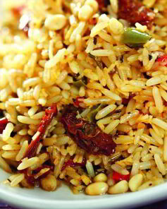 Рис с перцем и вялеными помидорами