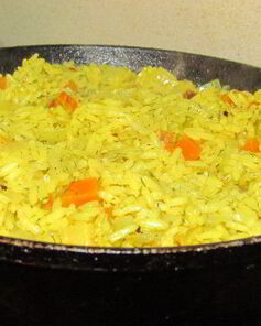 Рис в сковородке