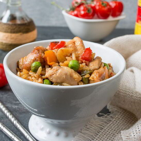 Рецепт жареного риса с курицей и сладким перцем