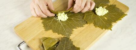 голубцы с творогом в виноградных листьях. Шаг 3