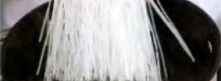 грибы в сухарях, с рисовой лапшой и салатом фризе. Шаг 5