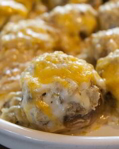 Шампиньоны, фаршированные беконом и сыром