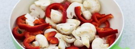 шампиньоны с болгарским перцем и пармезаном. Шаг 7