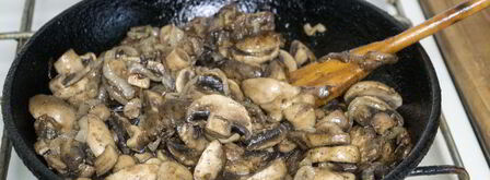 шампиньоны с колбасой. Шаг 3