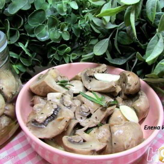 Рецепт шампиньонов с розмарином и чесноком