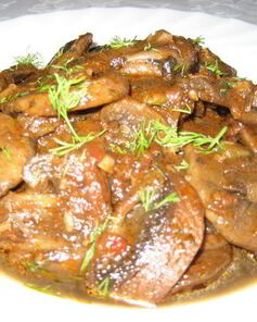 Шампиньоны в томатно-чесночном соусе