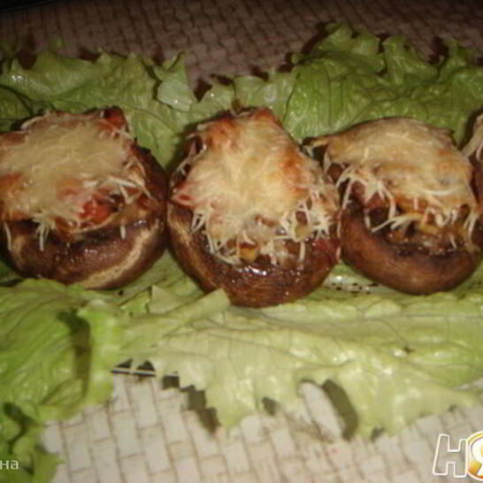 Рецепт шампиньонов, запеченных с помидором и сыром