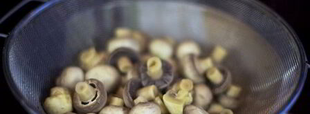 соленые шампиньоны. Шаг 3