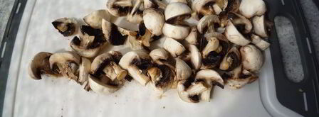 гуляш из перца и жареных колбасок. Шаг 4