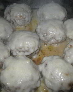 Котлетки в сливочном соусе