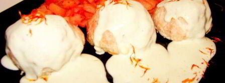 котлеты из индейки с айвой под голубым соусом и шафраном. Шаг 7