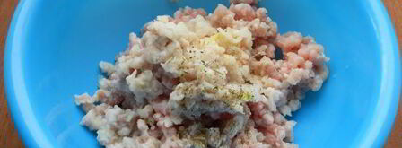 котлеты из кролика с брынзой в микроволновке. Шаг 3