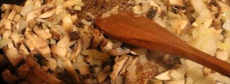 котлеты сюрприз с грибами и сыром. Шаг 3